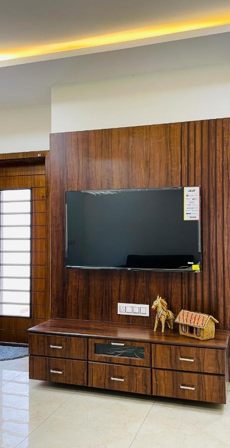 Luxurious 3 Bhk Villa In Bhuj - Shivani Homestay Buitenkant foto